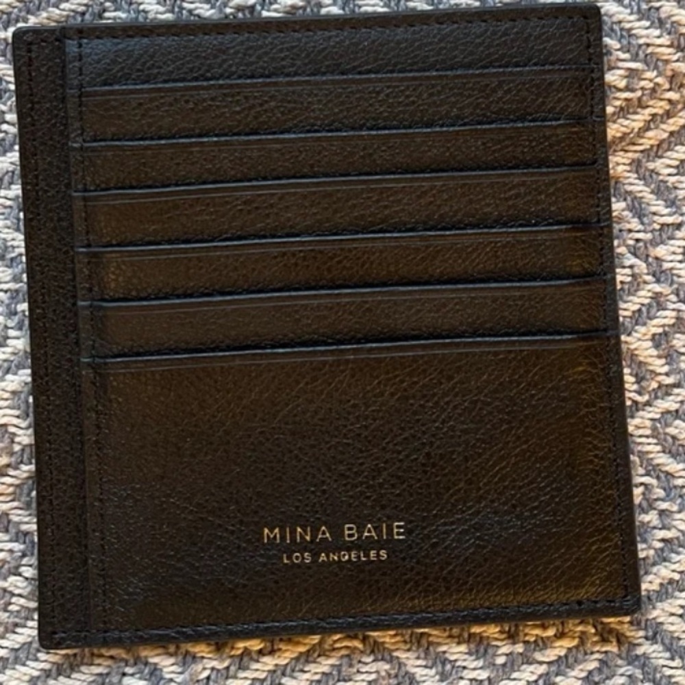 Mina Baie card holder in black/ gold